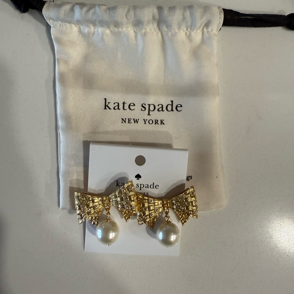 Kate Spade wrapped in a bow pearl drop earrings